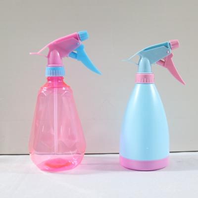 China Factory Modern Plastic Empty Hand Pressure Garden Water Trigger Refillable Spray Bottles for sale