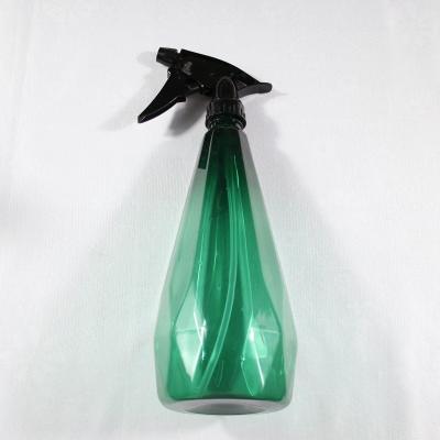 China Agriculture Manufacture Diamond Shape Plastic Mist Manual Pressure Spray Bottle For Garden Watering Plants for sale