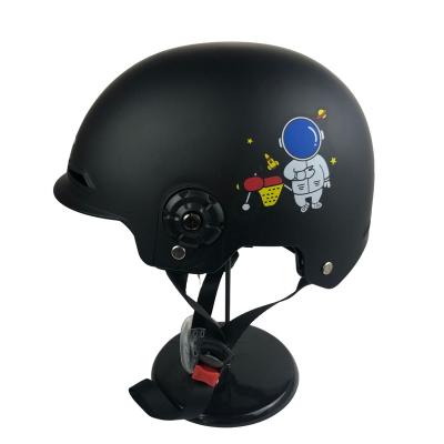 China Fashionable summer half helmet helmet other motorcycle accessories with latest design for sale