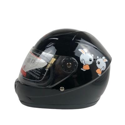 China Newest Kids Helmet Full Face Fashionable Wholesale Graphics With Different Colors for sale