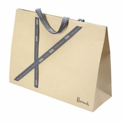 China Recycled Materials Christmas Tote Bag Shopping Paper Bag , Custom Packaging Paper Gift Bags Luxury With Your Own Logo for sale