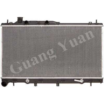 Chine Radiateur de voiture de refroidissement par l'eau 13281, remplacement de radiateur de legs de Subaru avec le réservoir en plastique à vendre