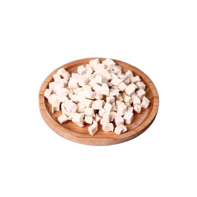 China Viable Freeze Dried Fruit Chicken And Cat Treats OEM Cat Food Natural Material Plant 40g for sale