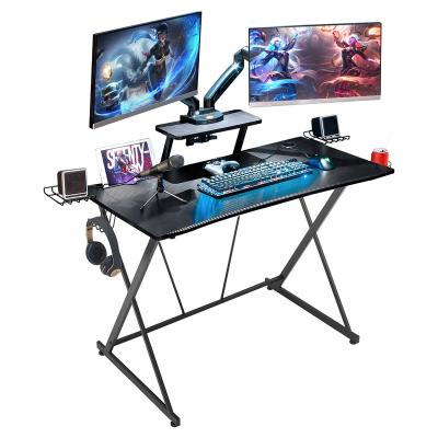 China Carbon Fiber Surface 2021 Modern Iron Gaming Computer Desk With Shelf 41.7inch Wall Desk Metal And Wood Corner Desk for sale