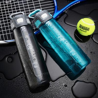 China Sustainable Fitness Food Grade Sports Plastic Water Cup Bouncing Portable Sports Water Bottle With Straw for sale