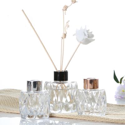 China 2021 Contemporary Clear Glass Aromatherapy Bottle Car Diffuser Bottle for sale