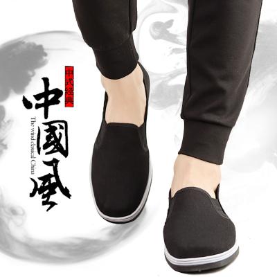 China Anti-odor Chinese Style Male Flats New Men Casual Shoes Slip On Men Shoes Breathable Beijing Men's Cloth Shoes for sale