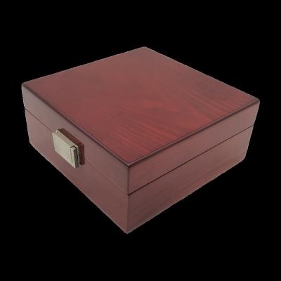 China LOGO Custom Red Piano Lacquer Wooden Men's Wooden Watch Box Watch Box Display Watch Box for sale