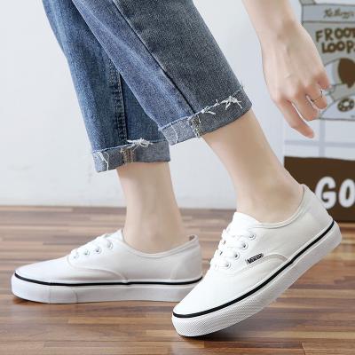 China 2021 Fashion Ladies Casual Shoes Women Breathable Flat Canvas Shoes for sale