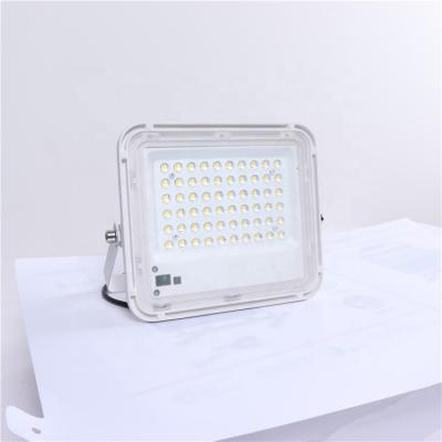 China High Bright Outdoor IP65 Road Solar Rechargeable Emergency Portable Led Flood Lights 100W Solar Led Flood Light for sale