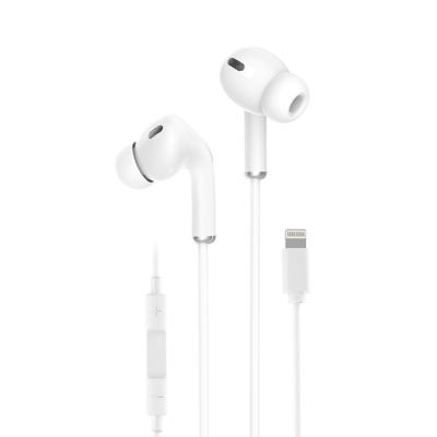 China The factory wholesale wired earphone With Mic Earbuds cheap earphones for iphone earphone à venda