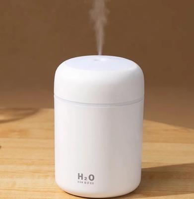 China 2021 Mini car alibaba best-selling home appliances unique humidifier 300ML usb children's humidifier for sale