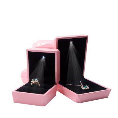 China Exquisite Eco-friendly LED Lights Jewelry Box Necklace Jewelry Box Led Light Square Jewelry Box for sale