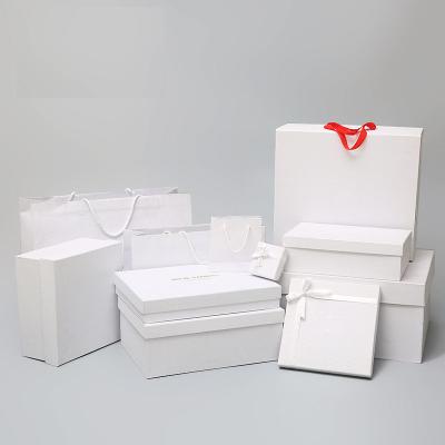 China Eco - Friendly Wholesale Promotional Price Custom Jewelry Gift Packaging Bag And Boxes Set for sale