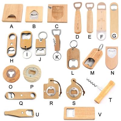 China Custom houten bierflessenopener voor bruiloft kurkentrekker feest cadeau houten handvat opener sleutelhanger Te koop