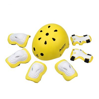 China 11 Vents 7in1 Kids Recycling Protective Gear With Helmets Skate Gear Bike Protective Knee Elbow Wrist Guards Set for sale