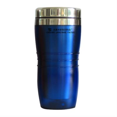 China Sustainable Metal Material Insulated 16OZ Double Wall Stainless Steel Travel Mug With Plastic Outer for sale