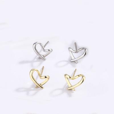 China 2021 New Fashion Ladies Earrings Fashion Earring Cheap Gold Plated 925 Silver Tiny Heart Stud Earrings for sale