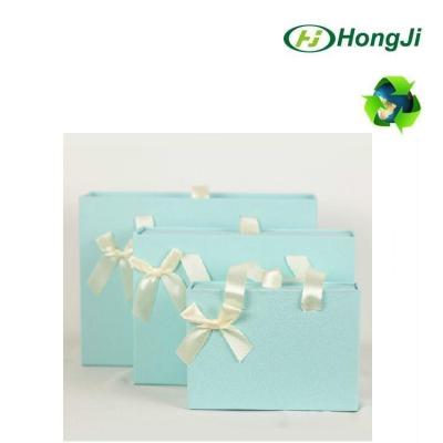 China Recyclable White Silk Ribbon Blue Turquoise Wedding Gifts Slider Drawer Box for sale