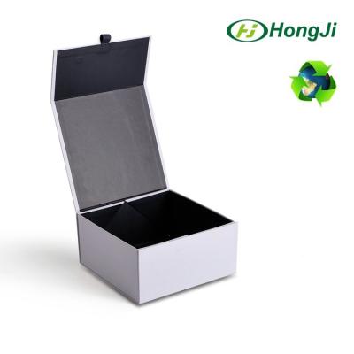 China Handmade Silver Stamping Gift Box For Wig Packaging With Ribbon Pull Tag for sale